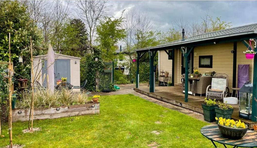 Comfortabel Chalet In Nationaal Park Wateren Экстерьер фото